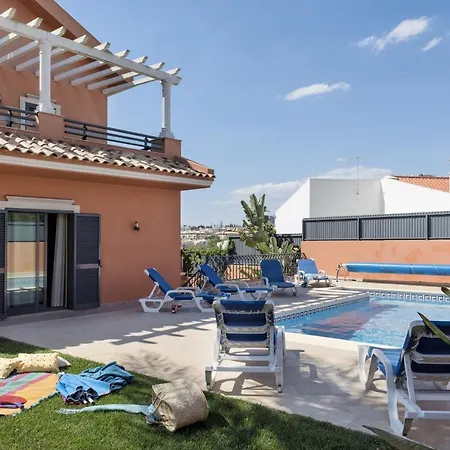 Anabela Villa *
